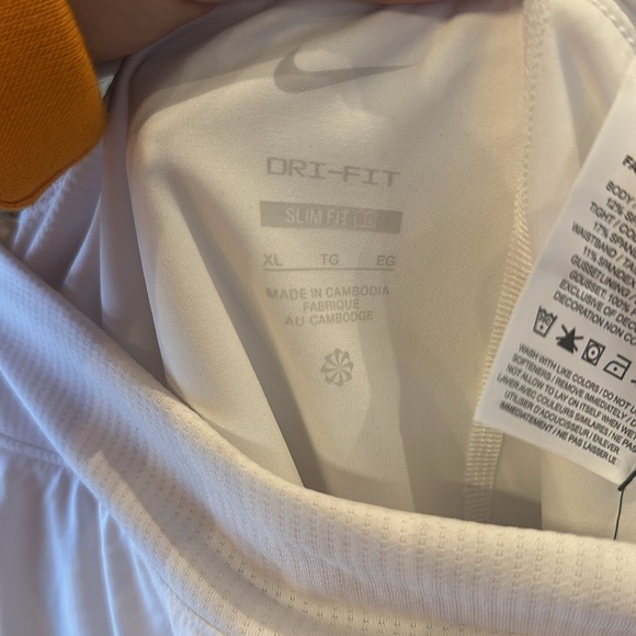 WHITE NIKE SKORT - Picture 4 of 8